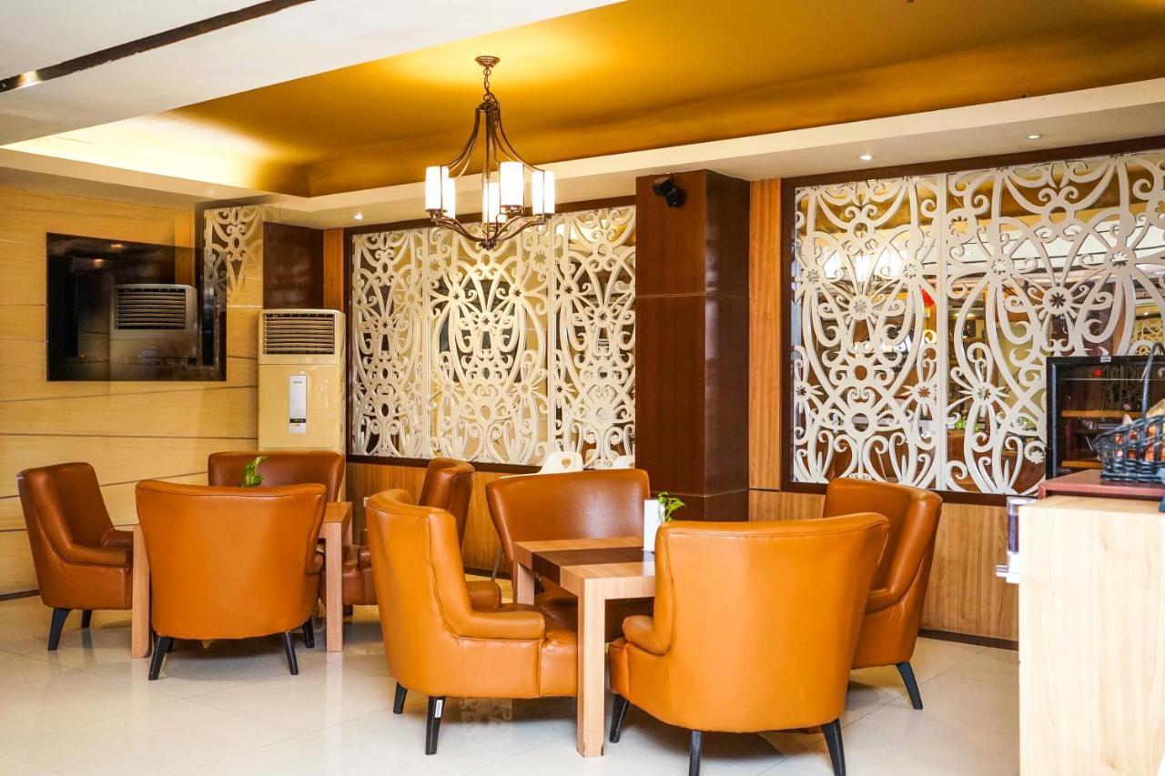 Jle'S Hotel Манадо Екстериор снимка