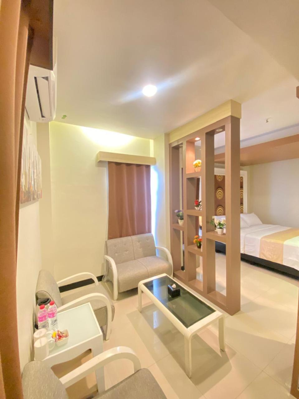 Jle'S Hotel Манадо Екстериор снимка